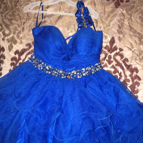 Prom dress that’ll make you feel like a princess! - Picture 4 of 4